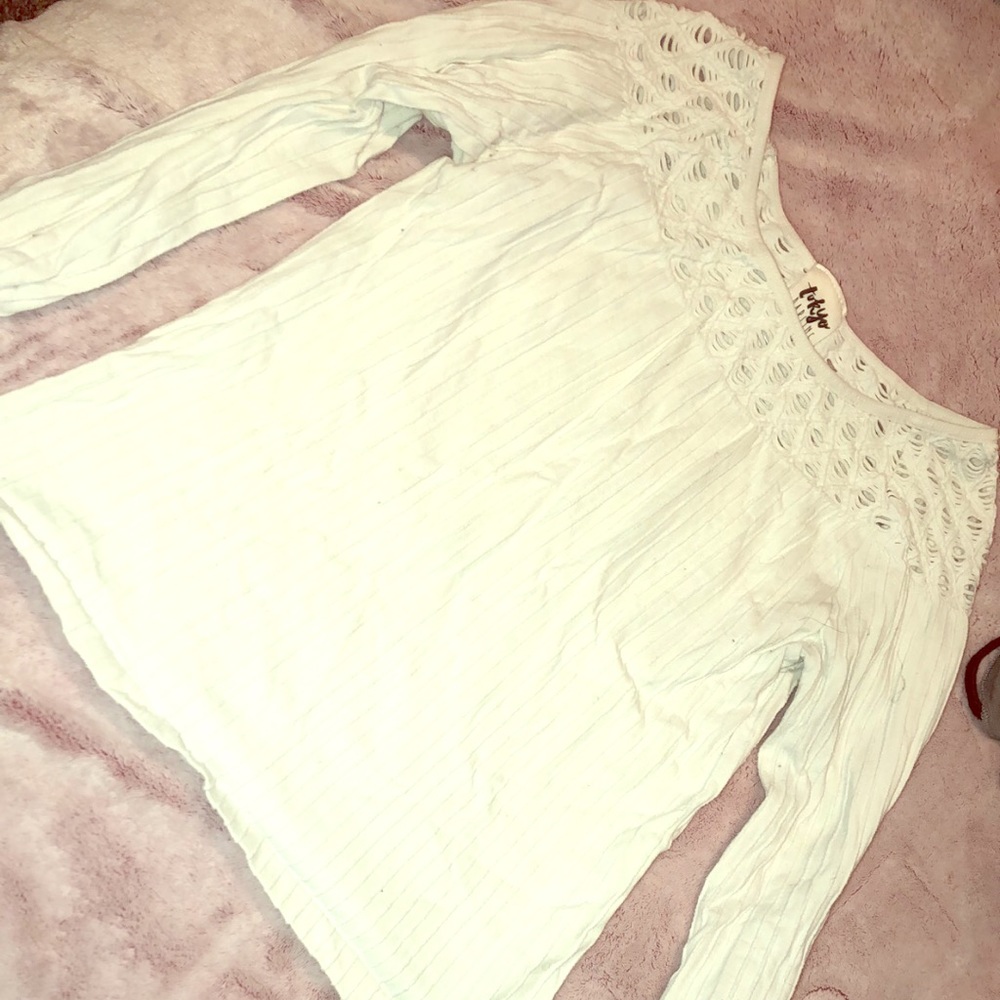 White long sleeve crop top